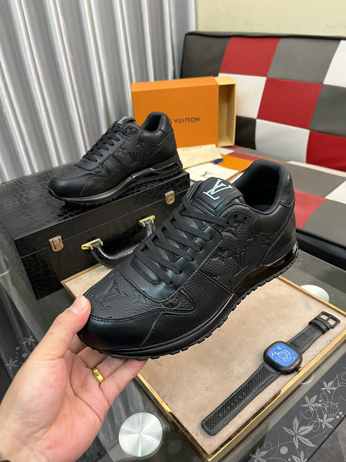 Men's shoes 💰540⌚️⌚️LV Louis Vuitton. The latest fashionable casual shoes are popular in physical stores. New spring and summer comfortable imported custom original cowhide, unique jacquard fabric element design. With sheepskin lining, Lv original base, [sun][sun] high-end packaging and high quality💪Details determine quality, code number 38-44